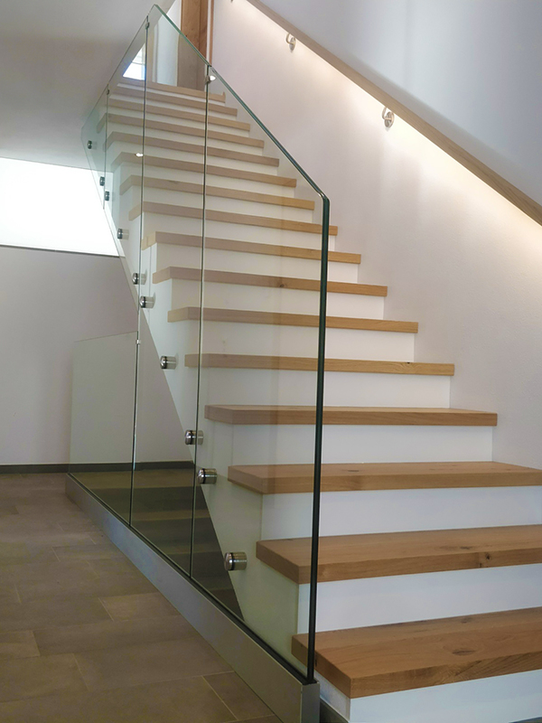 garde-corps en verre design escalier moderne interieur